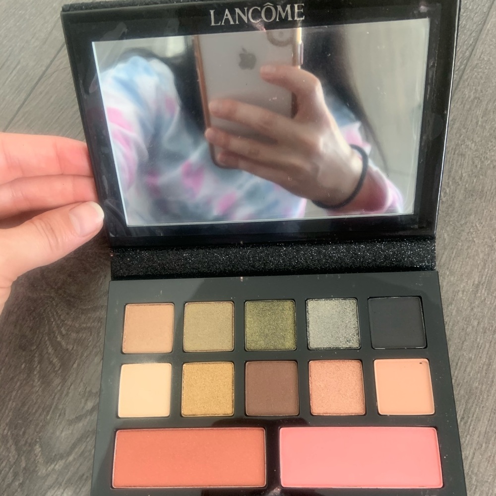 Lancôme eye shadow and blush palate-  glow